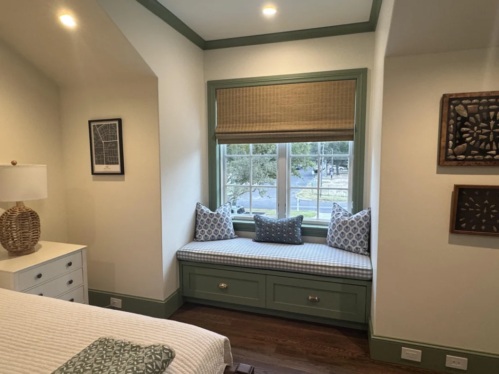 26 Apartment Reading Nook Ideas That Make Small Spaces Feel Warm, Stylish, and Super Cozy 5 A Window Sill Seat With a Thick Cushion