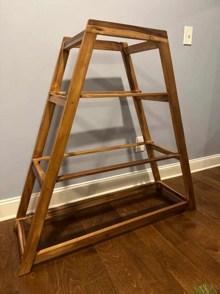 26 Apartment Reading Nook Ideas That Make Small Spaces Feel Warm, Stylish, and Super Cozy 12 Freestanding Ladder Shelf