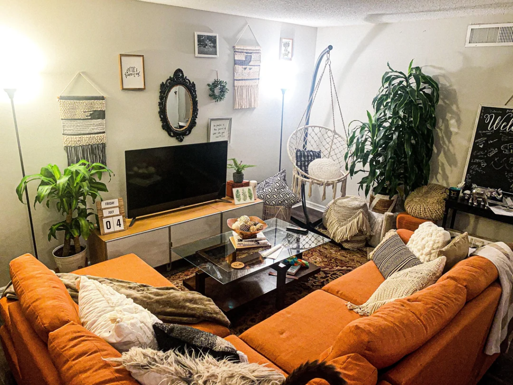 A Macramé Wall Planter for Bohemian Warmth