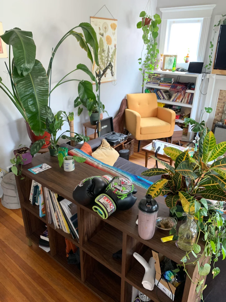 28 Small Space Plant Decor Ideas That Maximize Greenery and Make Your Home Feel Fresh and Alive 22 image 298